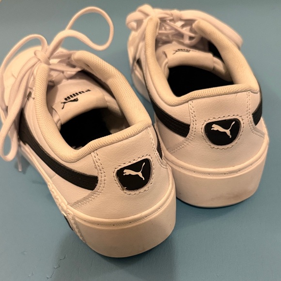 Puma White and Black Sneakers with SoftFoam - Picture 6 of 8